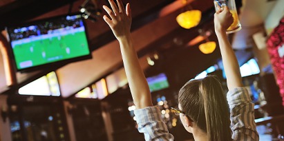 Quelle coiffure spéciale match adopter pour être THE supportrice des Français ?