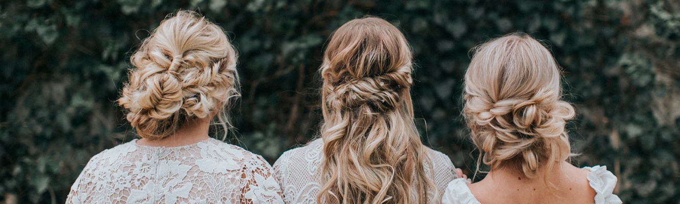 Quelles coiffures adopter quand on est invitée à un mariage ?