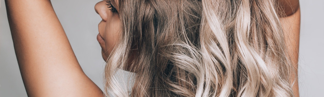 Comment camoufler ses cheveux blancs ?